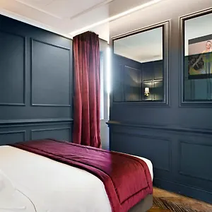 4* Otel The Corner